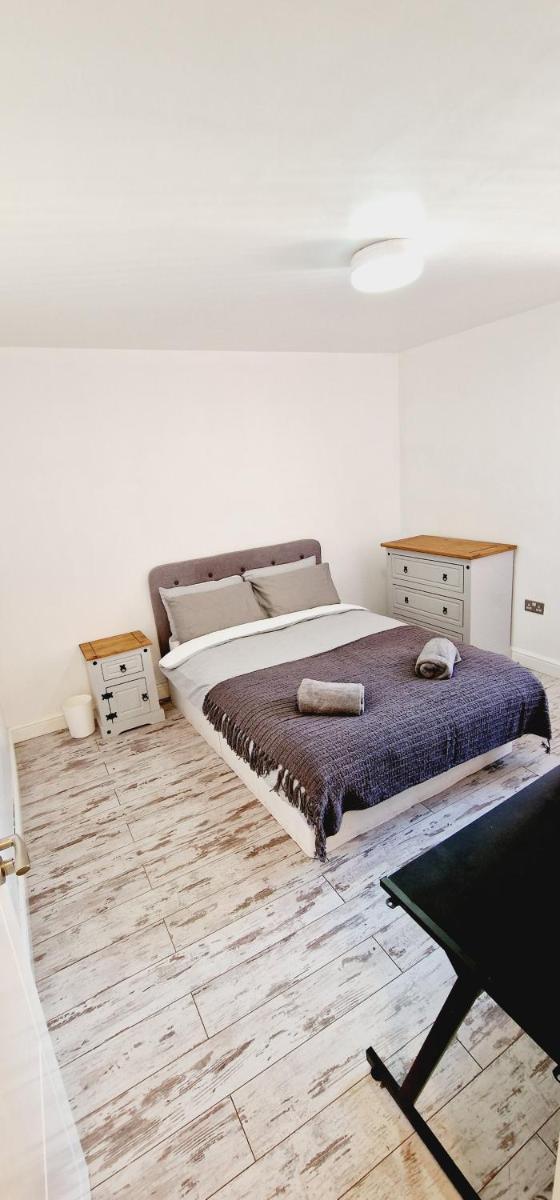 City centre lovely Apartment with the Cheapest Overnight Parking - Housity
