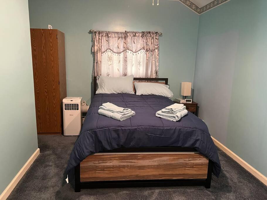 Escape to the Adirondack - Housity