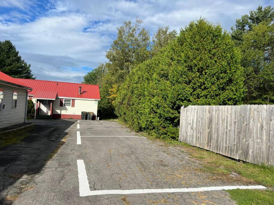 Escape to the Adirondack - Housity
