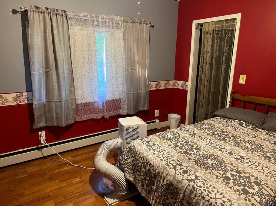 Escape to the Adirondack - Housity