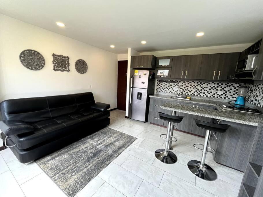 Suitetrails - Lovely Private Apt in El Poblado w/ free parking
