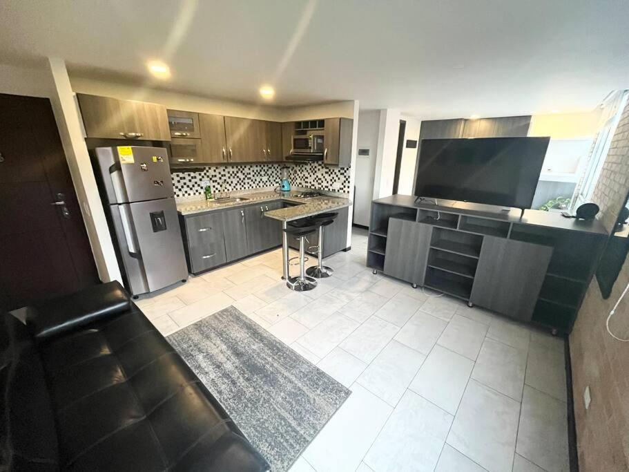 Suitetrails - Lovely Private Apt in El Poblado w/ free parking