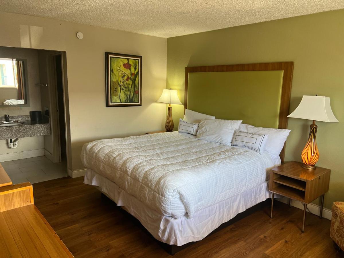 Baymont Inn by Wyndham Odessa University Area - Housity