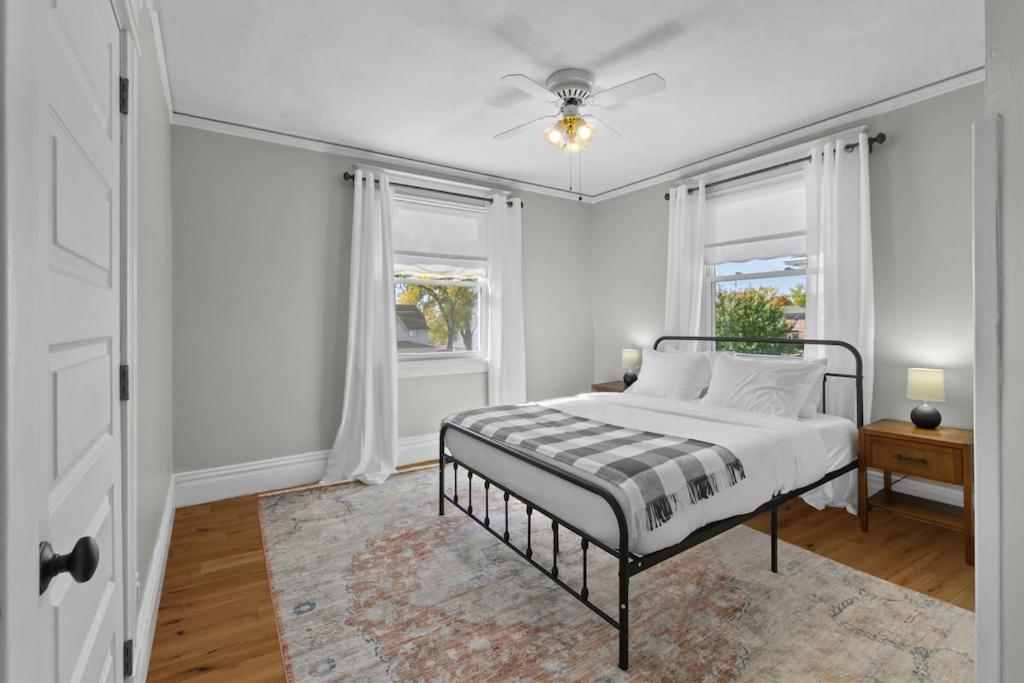 Pet-friendly 4 BD Historic Charmer at Marion Uptown - Housity