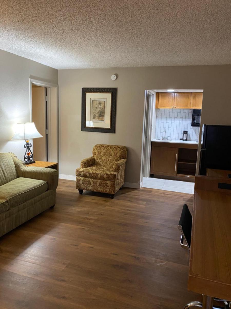 Baymont Inn by Wyndham Odessa University Area - Housity
