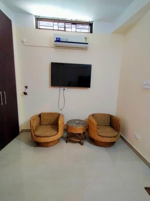 Cozy Zone 1bhk private unit with an attached terrace in Guwahati - Housity