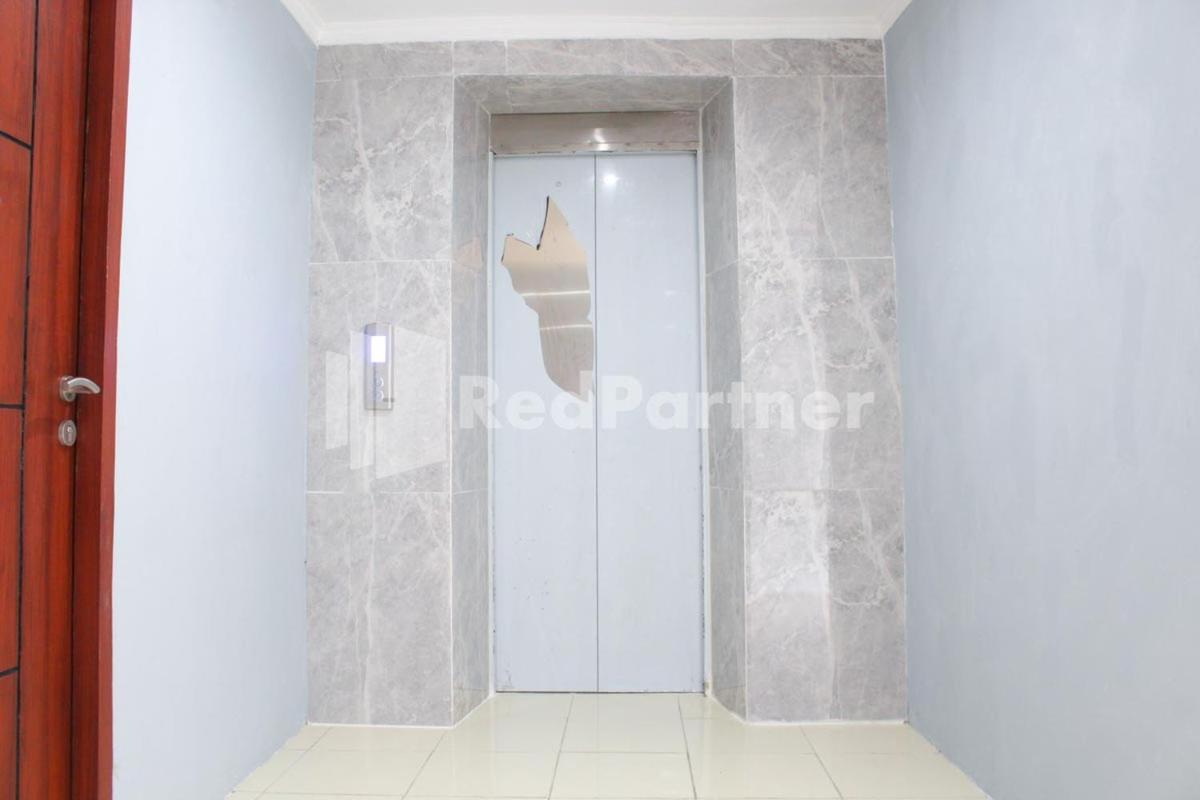 Brahma Hotel Mitra RedDoorz - Housity