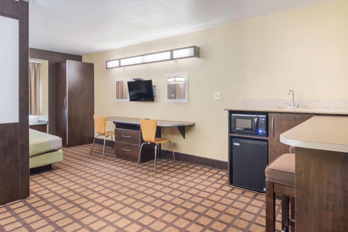 Motel 6-Canton, GA - Housity