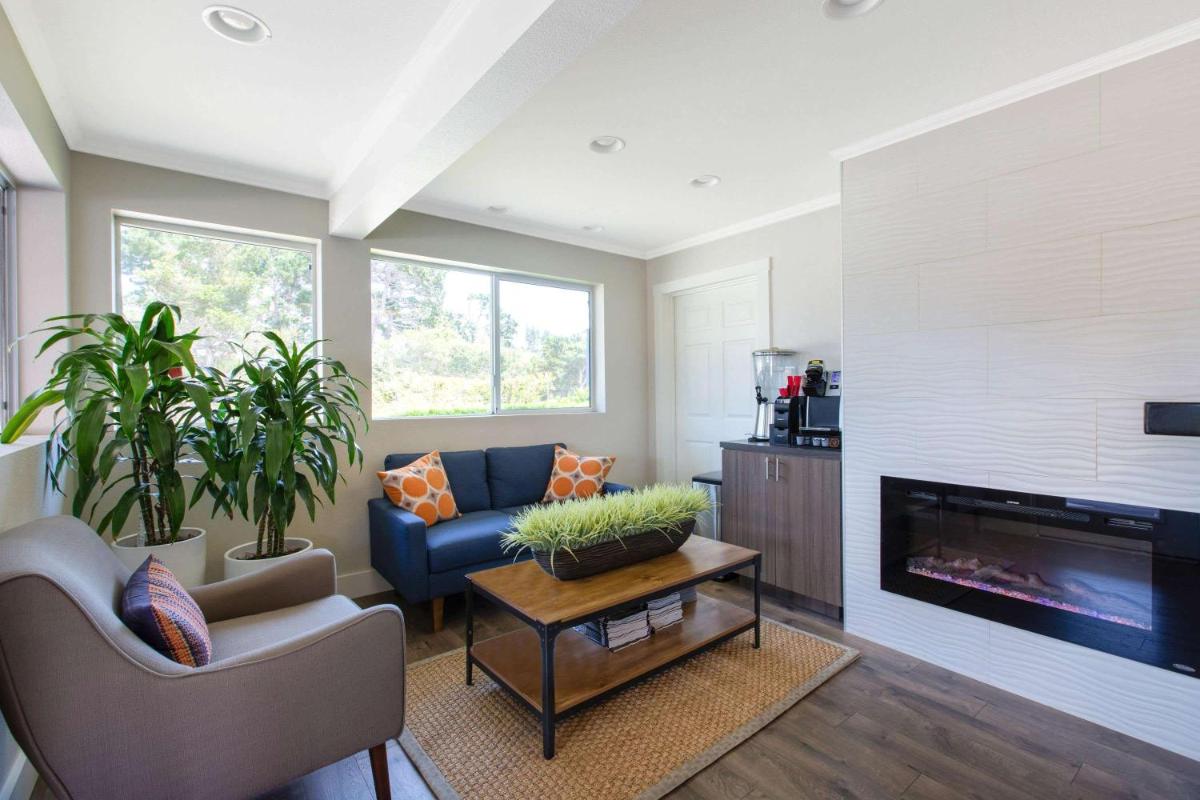 Days Inn by Wyndham Monterey-Fisherman's Wharf Aquarium - Housity