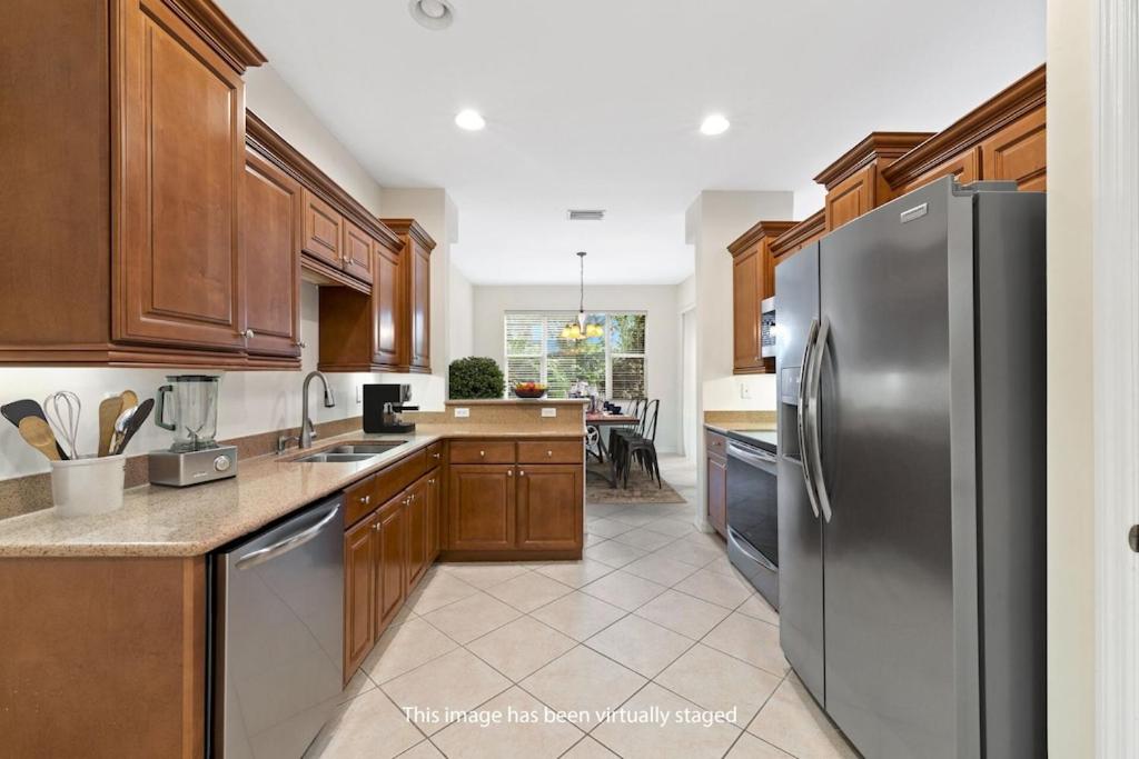 Modern Townhouse in Bella Terra with lots of amenities. - Housity