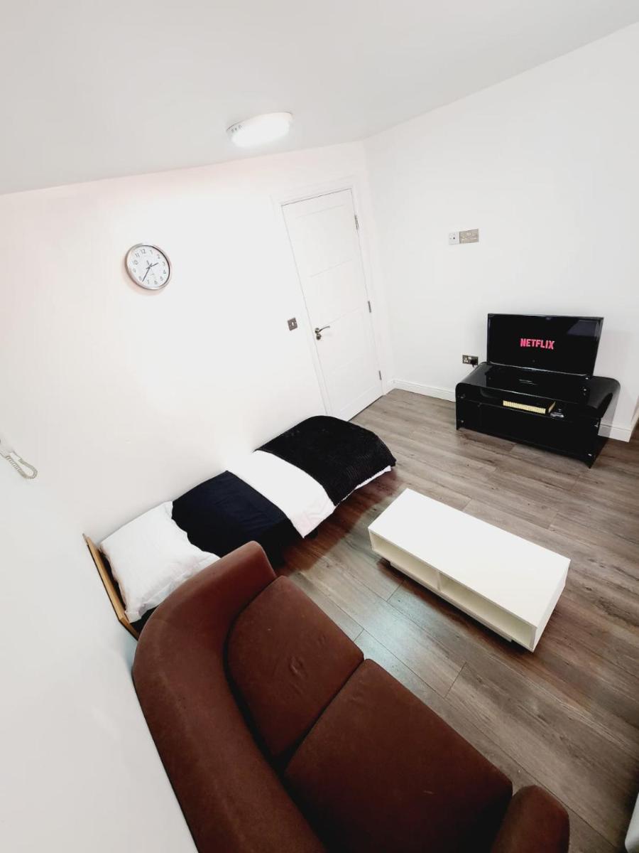 City centre lovely Apartment with the Cheapest Overnight Parking - Housity