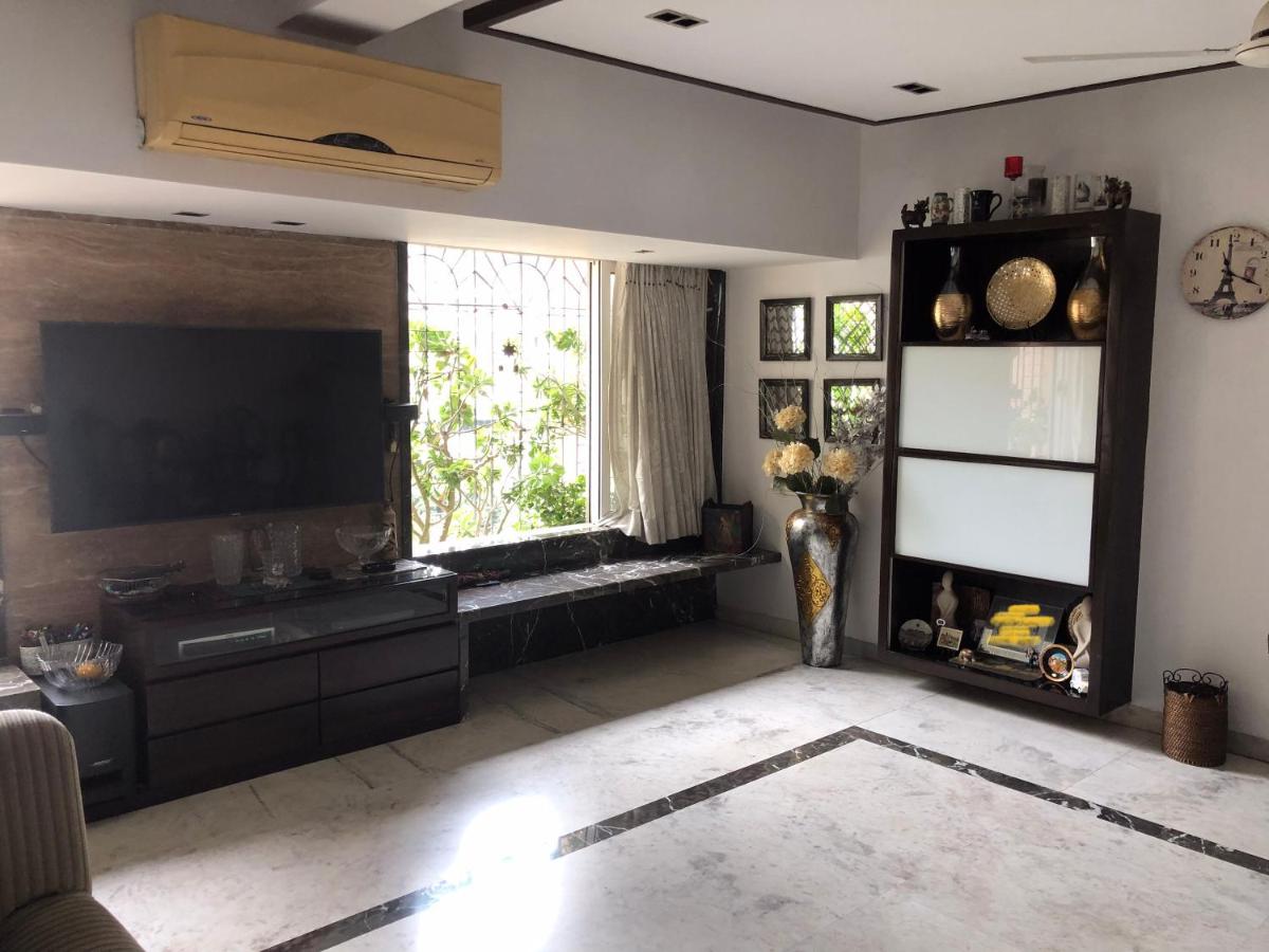 Suitetrails - Luxurious Cozy 1 King Bed suite with free parking
