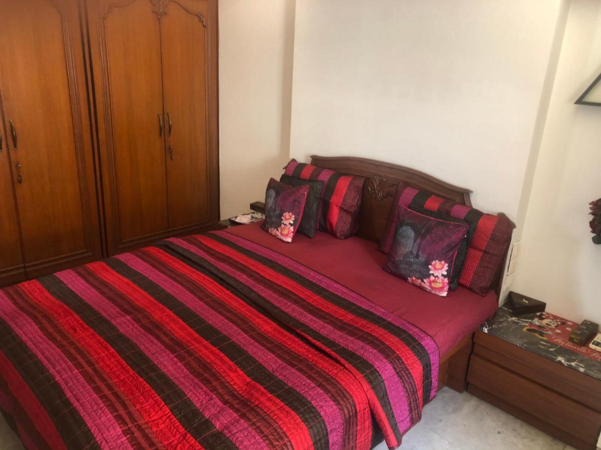 Suitetrails - Luxurious Cozy 1 King Bed suite with free parking