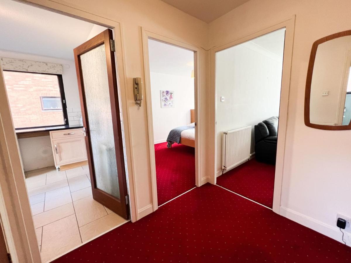 Anniesland Glasgow 1bd Flat - Free Parking - Housity