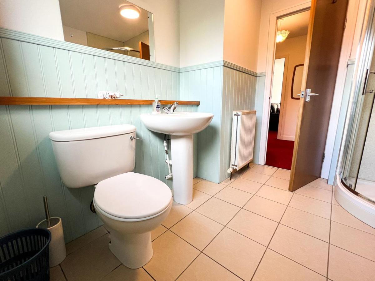 Anniesland Glasgow 1bd Flat - Free Parking - Housity