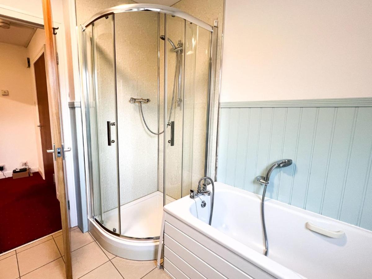 Anniesland Glasgow 1bd Flat - Free Parking - Housity