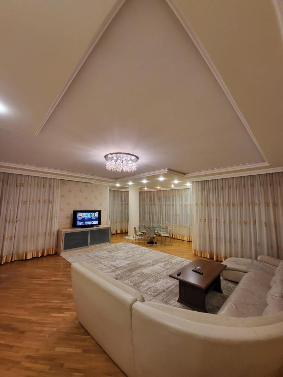 Baku 3 rooms - Housity