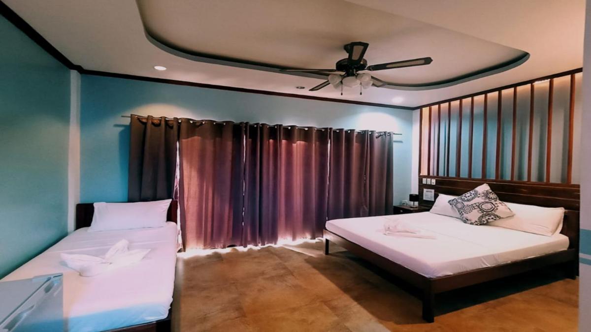 Hotel Oasis Port Barton - Housity