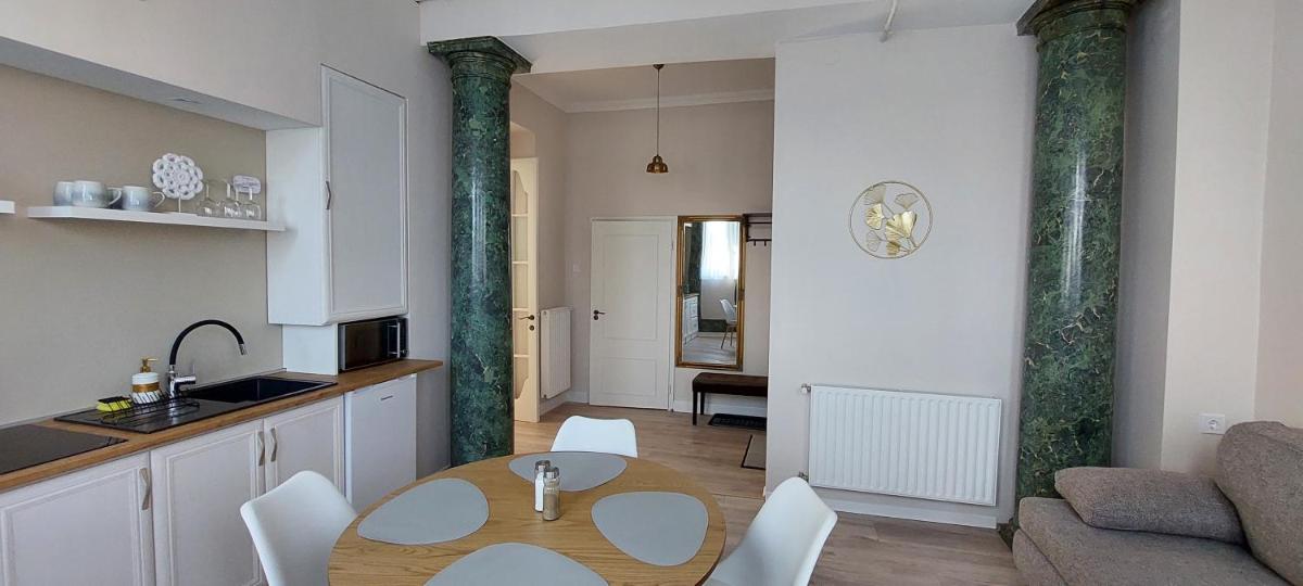 Castle Apartman **** - Housity