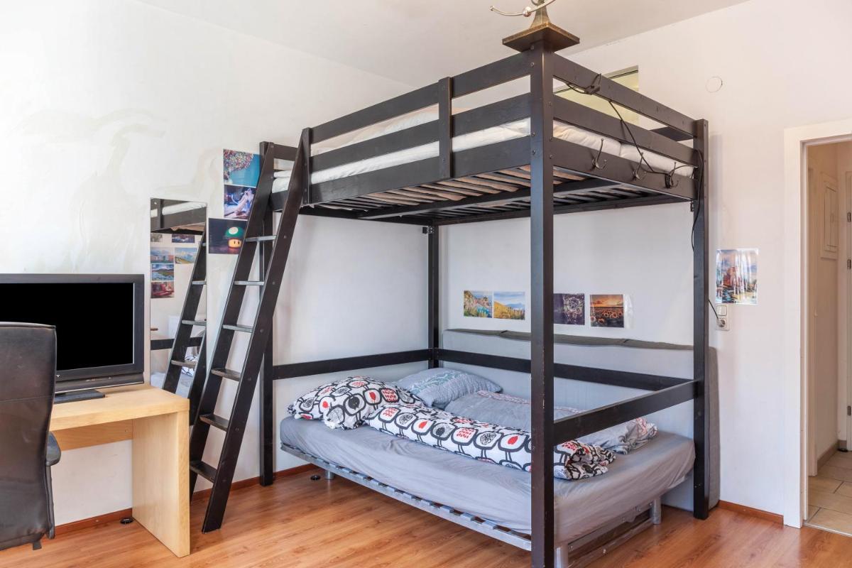 Cozy central apartment 1min train - Housity
