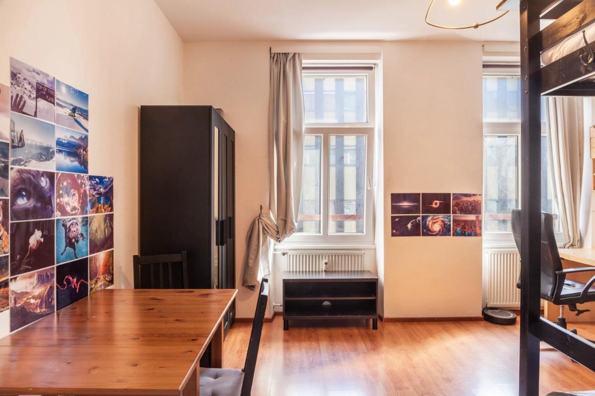 Cozy central apartment 1min train - Housity