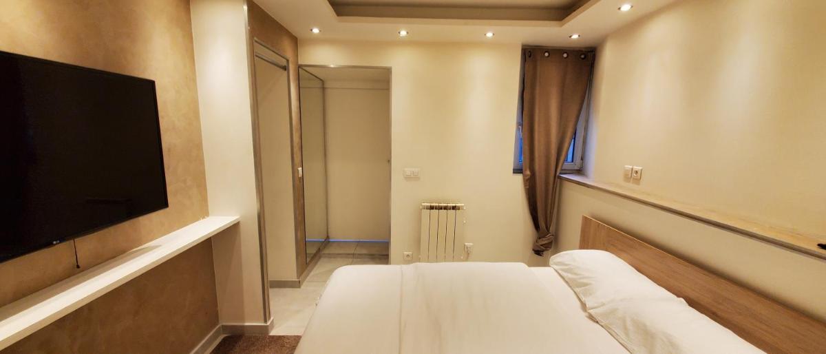 Superbe f1 en bord du lac - Housity