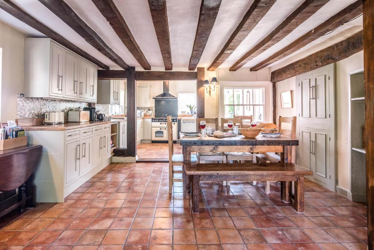 Bridge House in Kersey - Housity