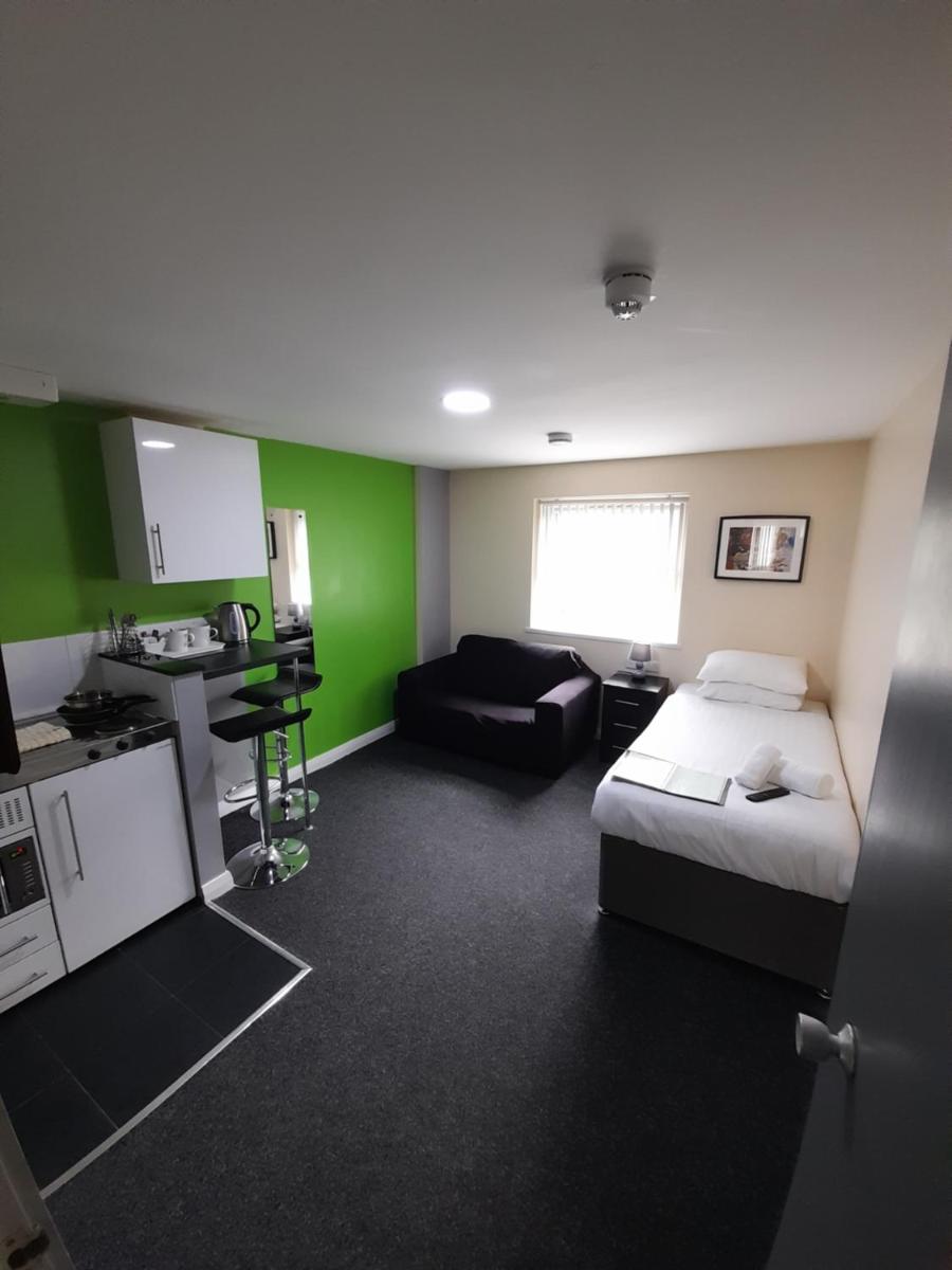 Lymedale Suites Studios & Aparthotel in NEWCASTLE UNDER LYME & STOKE - Housity