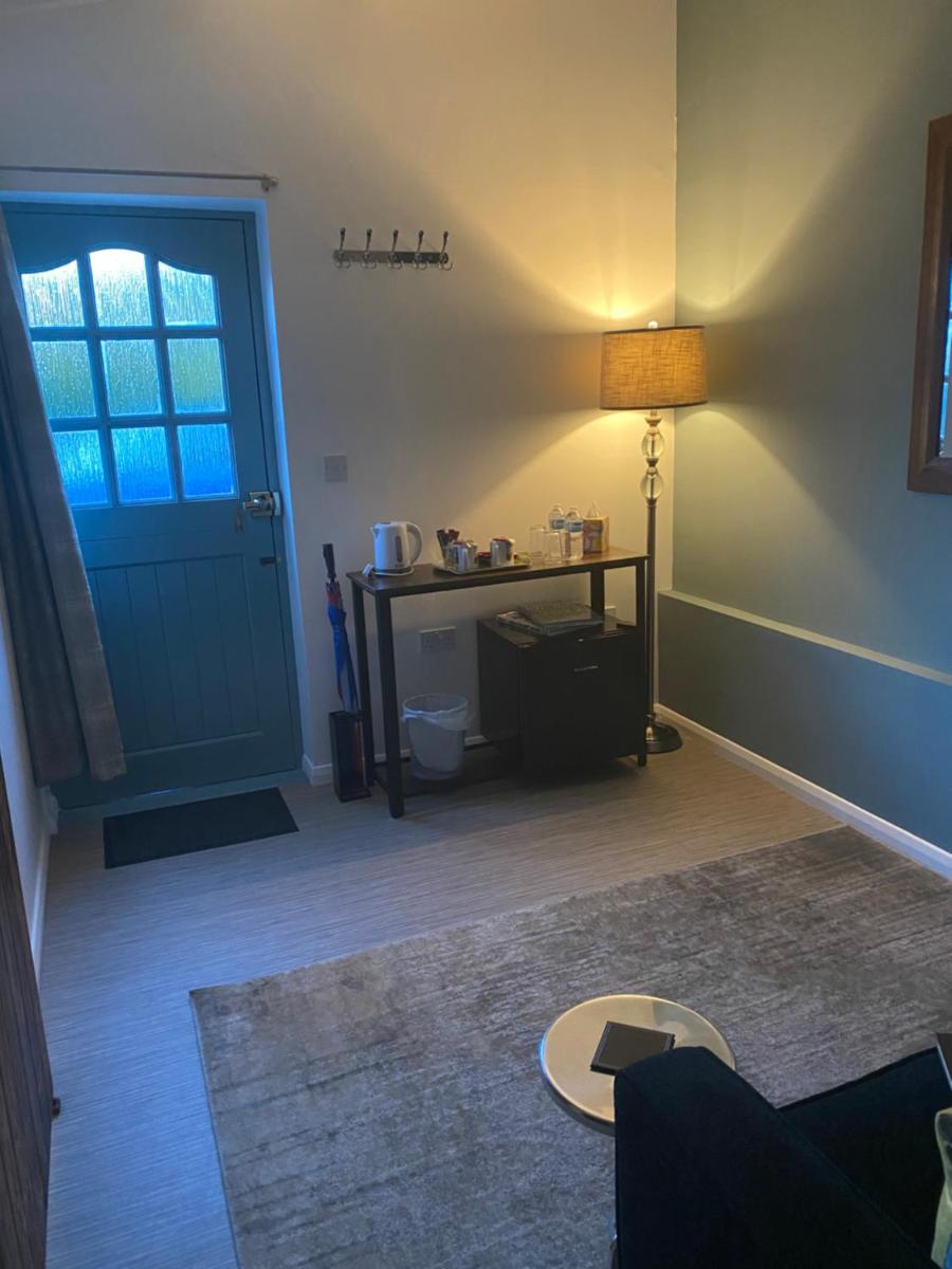 Self-contained, Framlingham Snug, Private Parking, no cooking facilities - Housity
