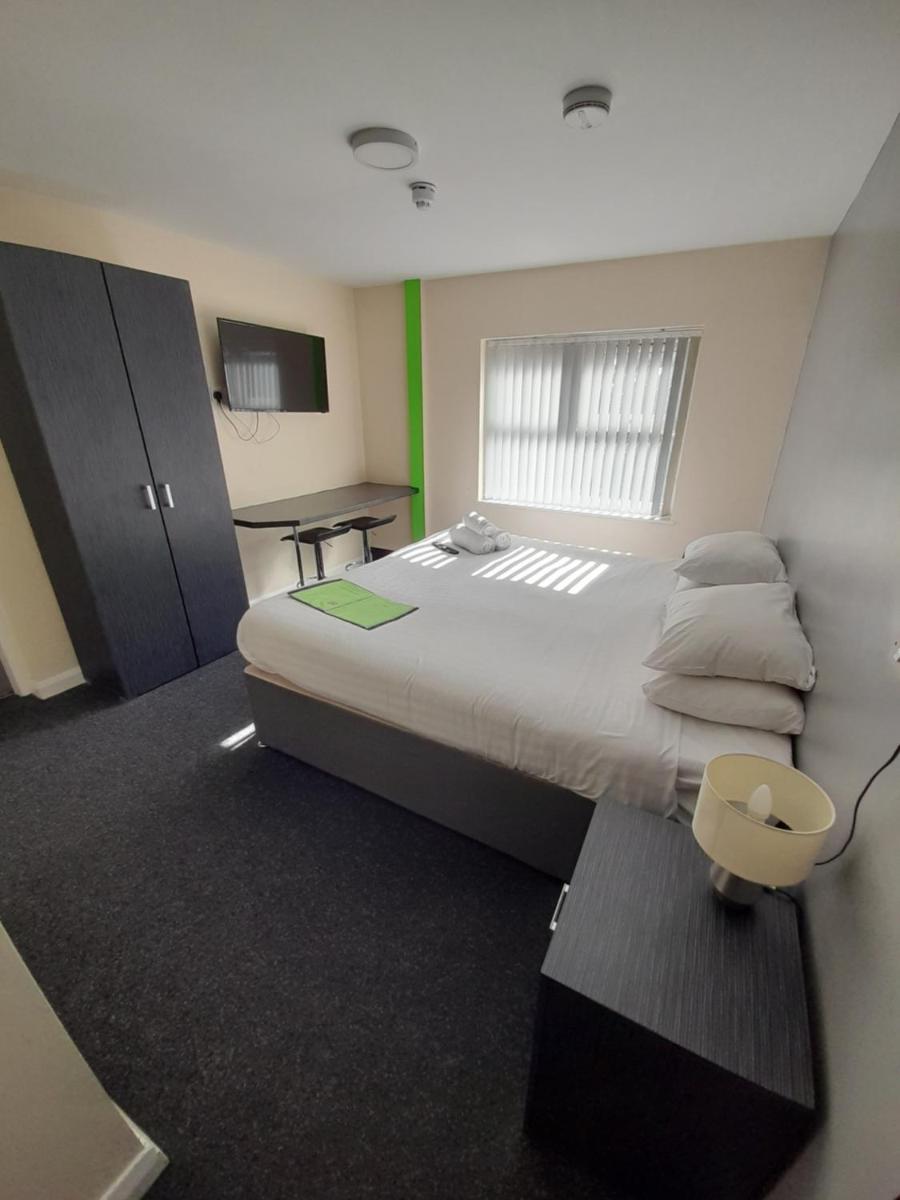 Lymedale Suites Studios & Aparthotel in NEWCASTLE UNDER LYME & STOKE - Housity