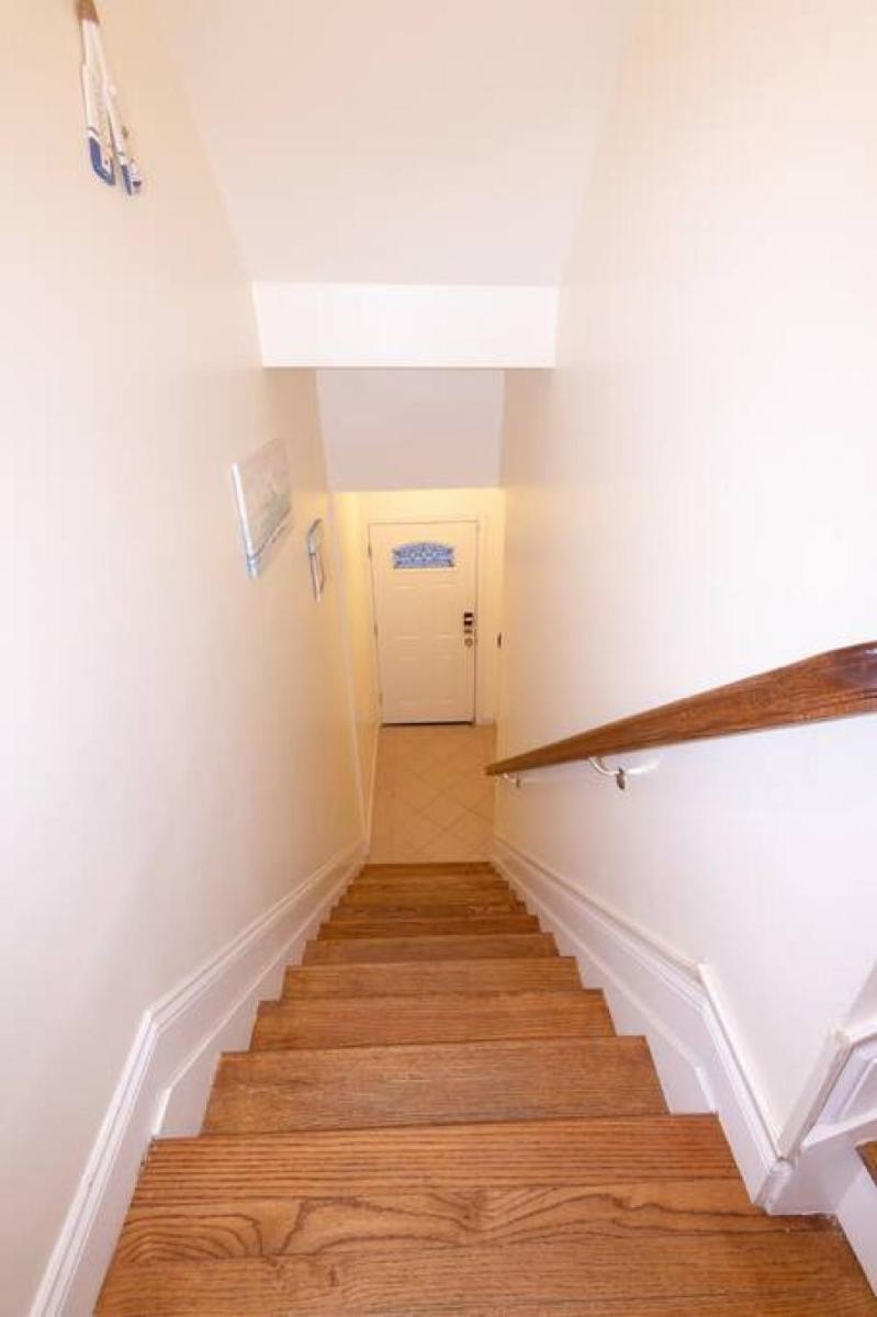 Yachtsman Cove Water Front 3 Bedrooms House Features 3 Levels Living Space in Freeport NY - Housity