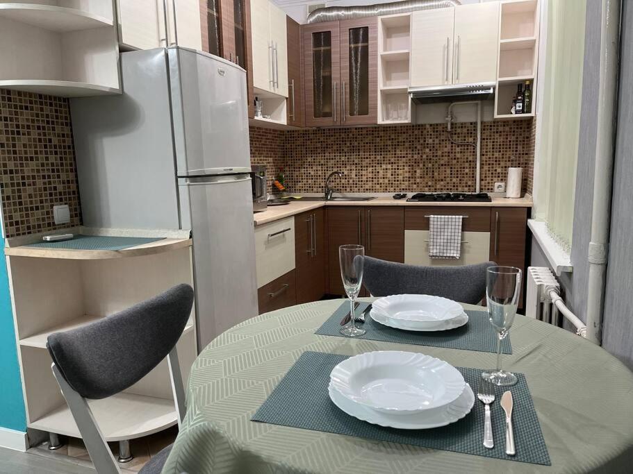 In the center 1 bedroom and living - Housity