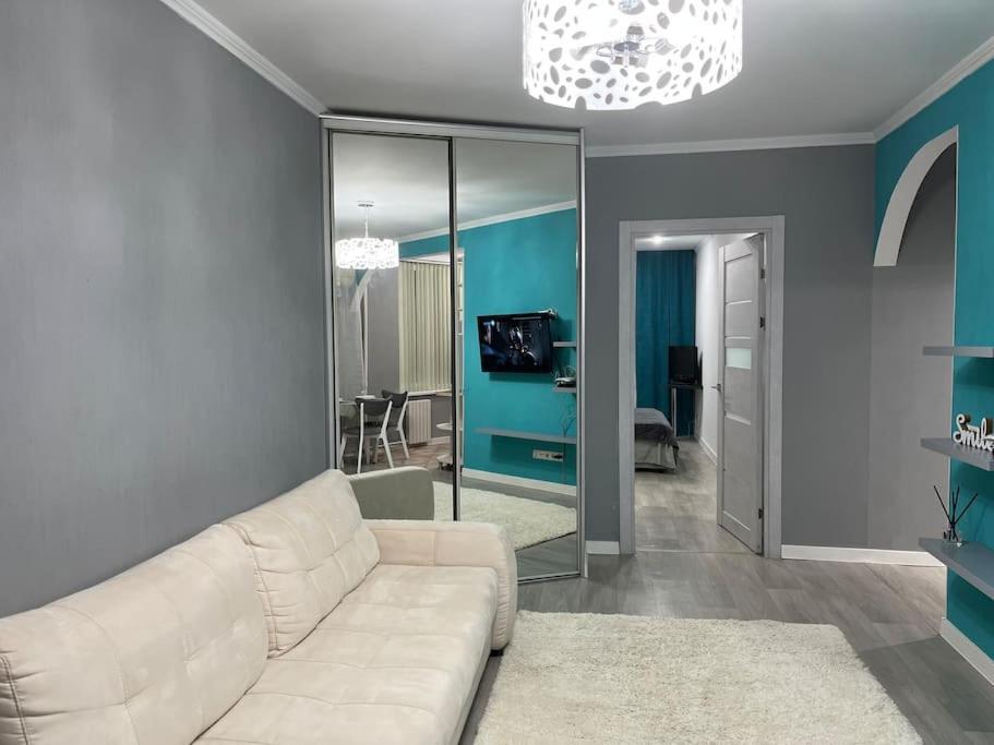 In the center 1 bedroom and living - Housity
