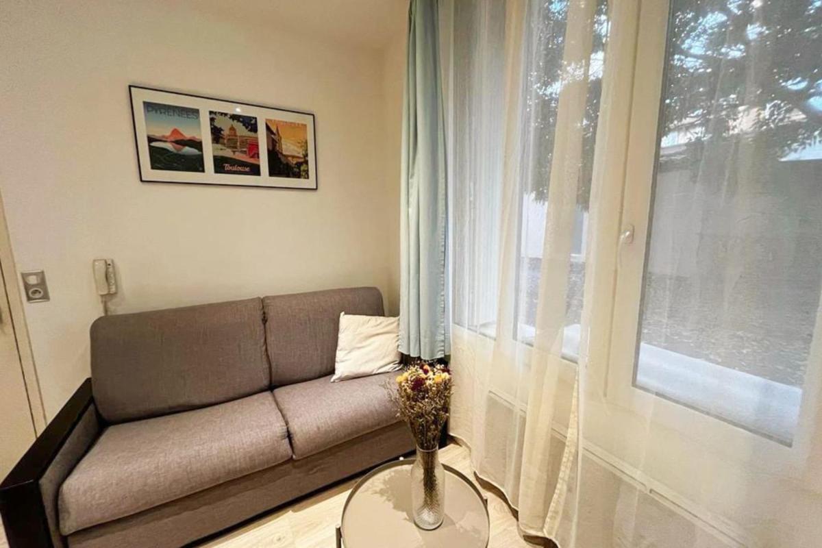 Quiet studio in St Peter's Square - Housity
