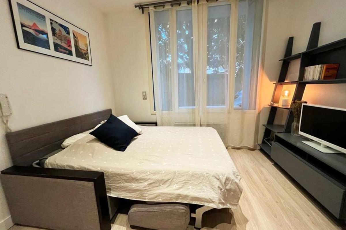 Quiet studio in St Peter's Square - Housity