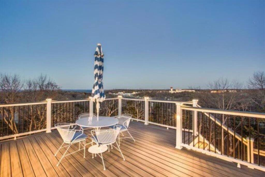 Lakepoint Resort - Housity
