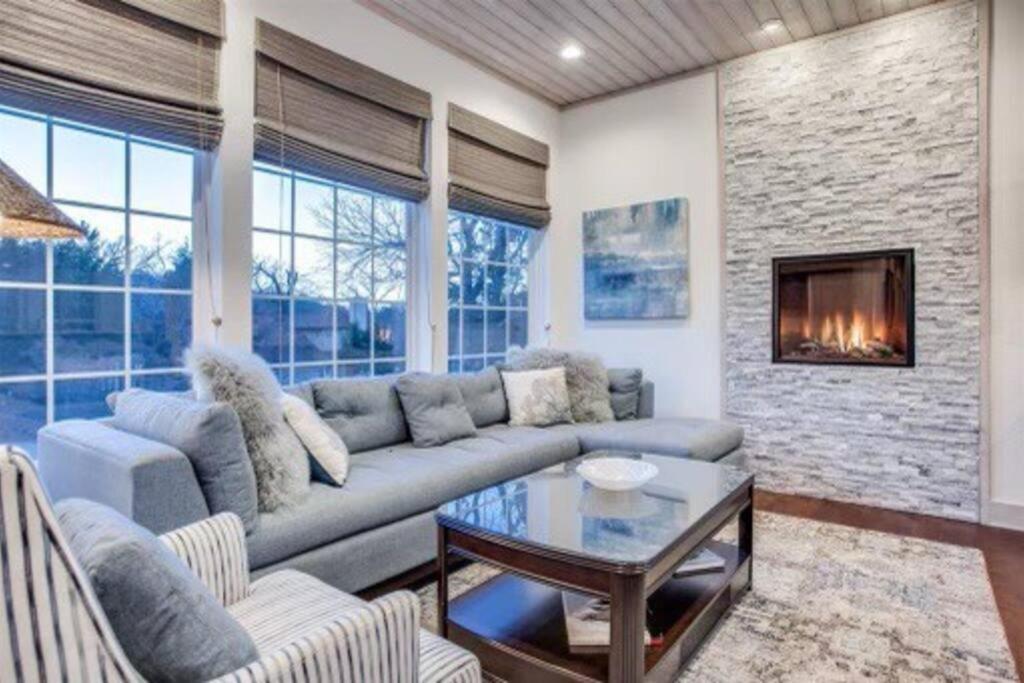 Lakepoint Resort - Housity