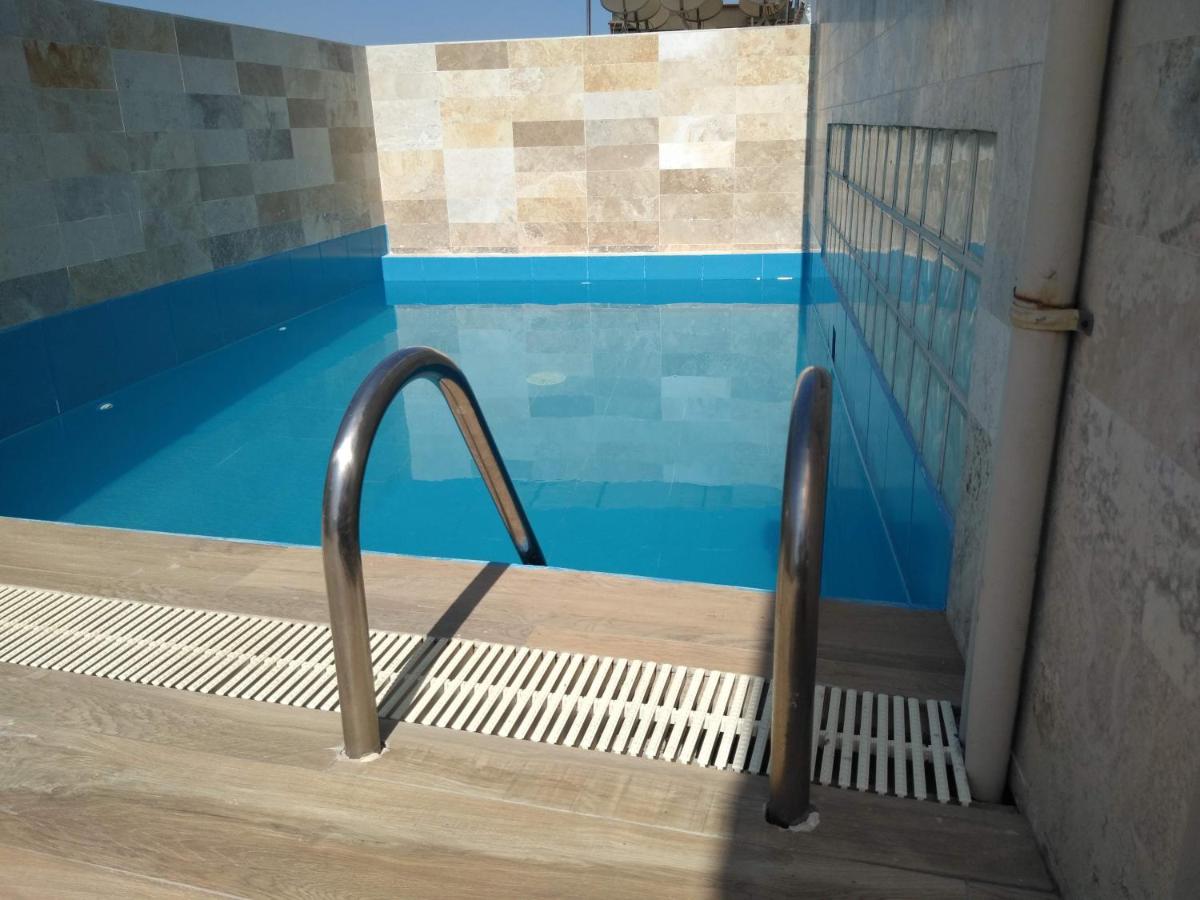 Apartamento exclusivo, 2 piscinas - Housity