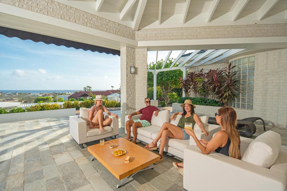 Majestic Retreat Five-Bedroom Estate - Housity
