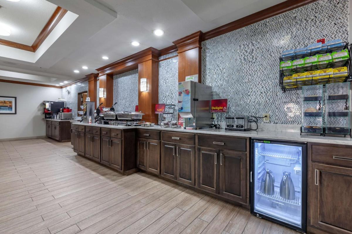 Best Western PLUS Sparta Trail Lodge - Housity