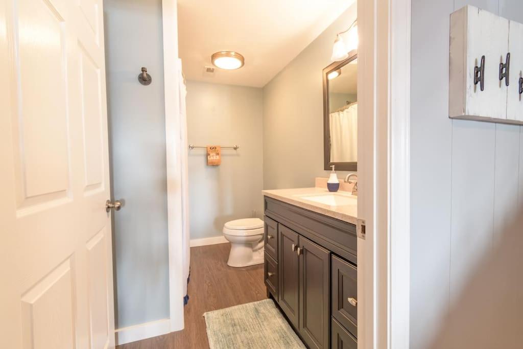 *Ridge House on Pea Hill Creek* private beach! - Housity