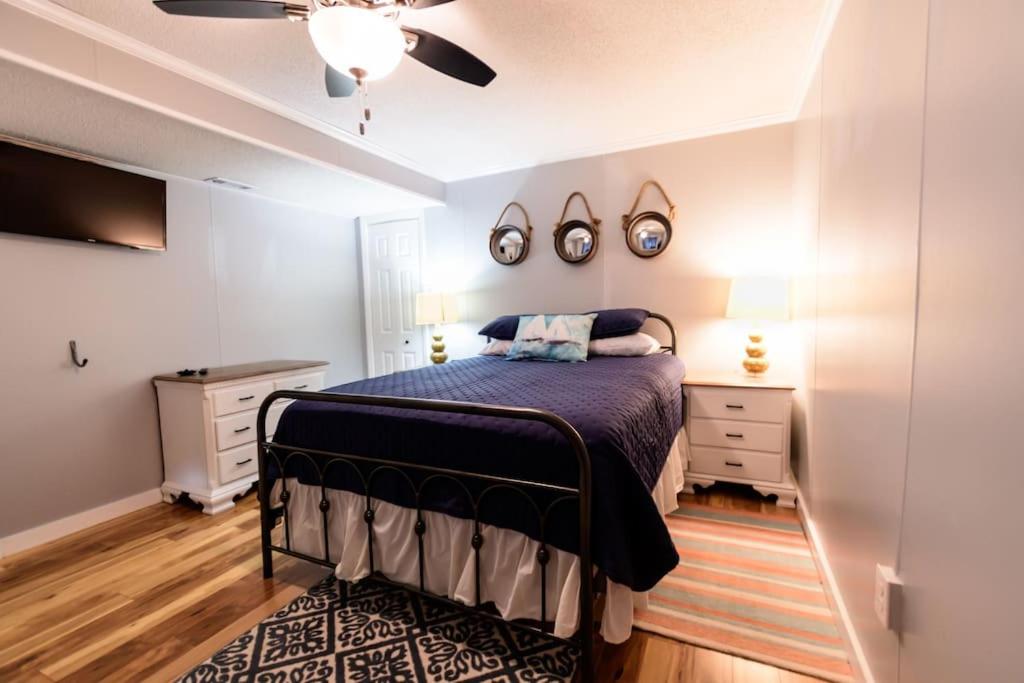 *Ridge House on Pea Hill Creek* private beach! - Housity