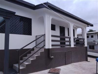 Bula Holiday Inn - Housity