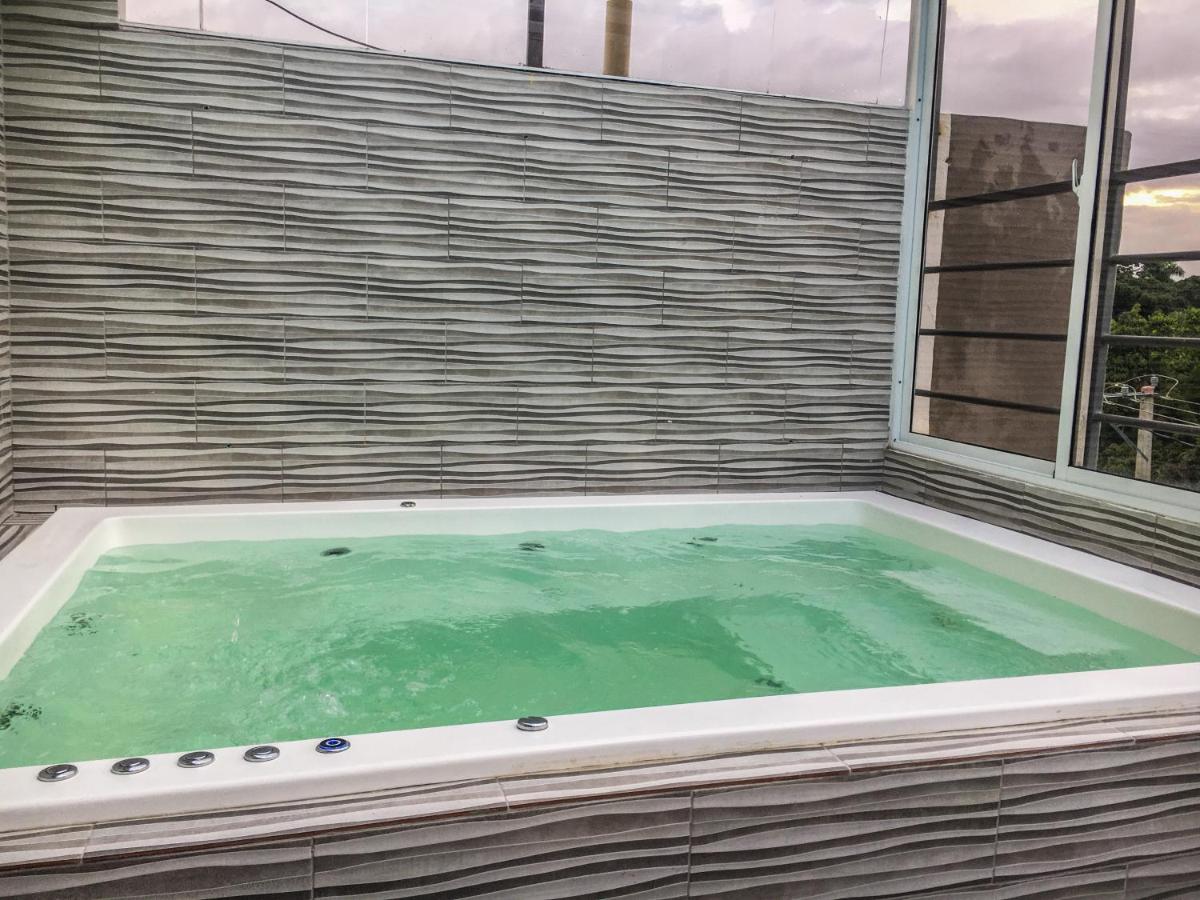 Jacuzzi-Terrace-Romance-Rest & Fun - Housity