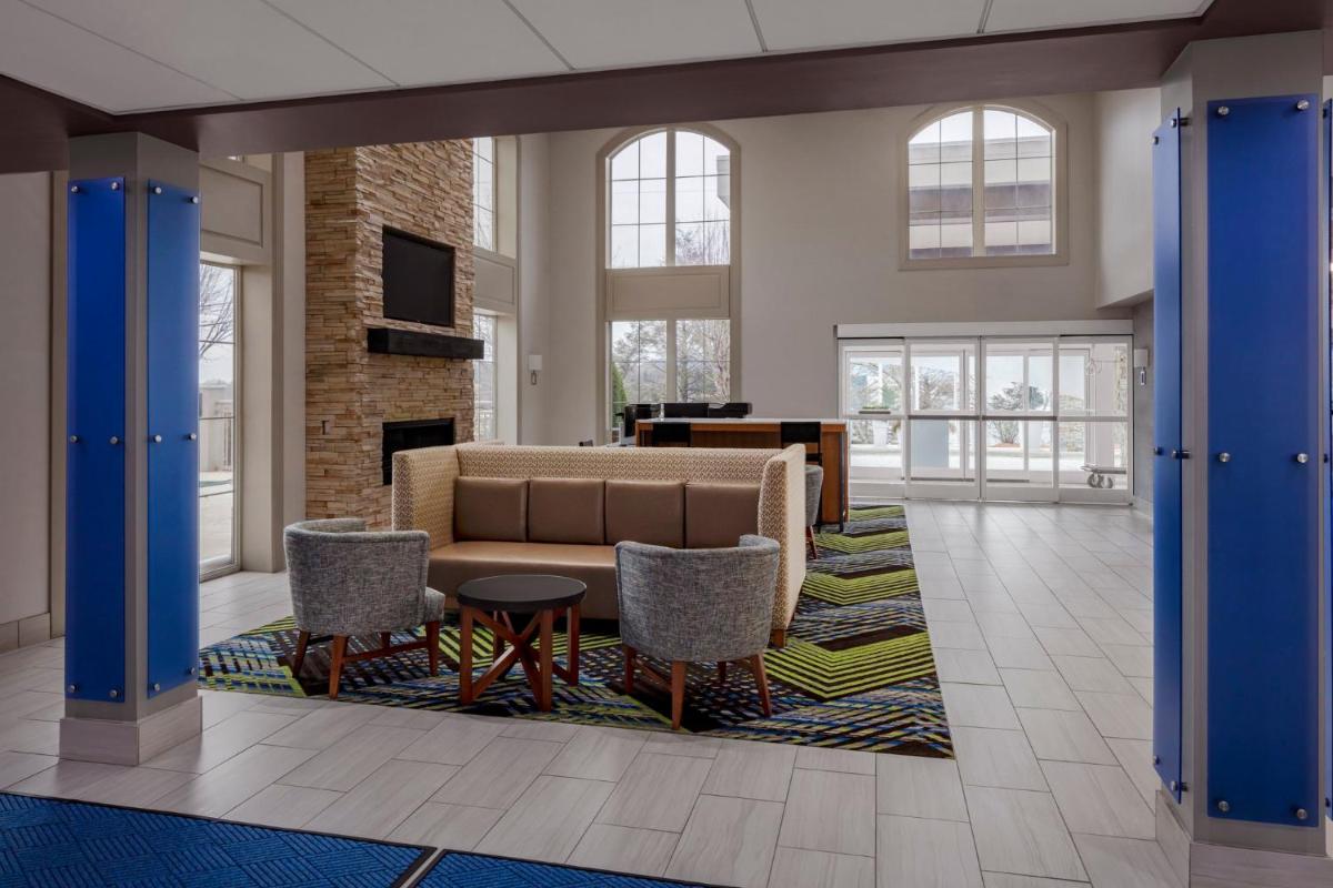 Suitetrails - Holiday Inn Express & Suites Asheville SW - Outlet Ctr Area, an IHG Hotel