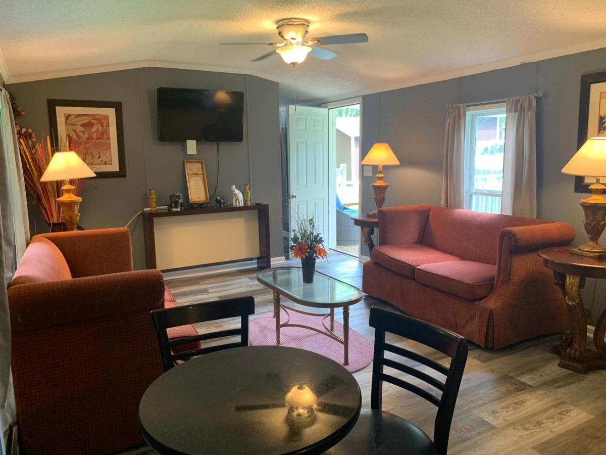Secluded Cozy Newly Renovated Cabin home 3BR/2BA - Housity