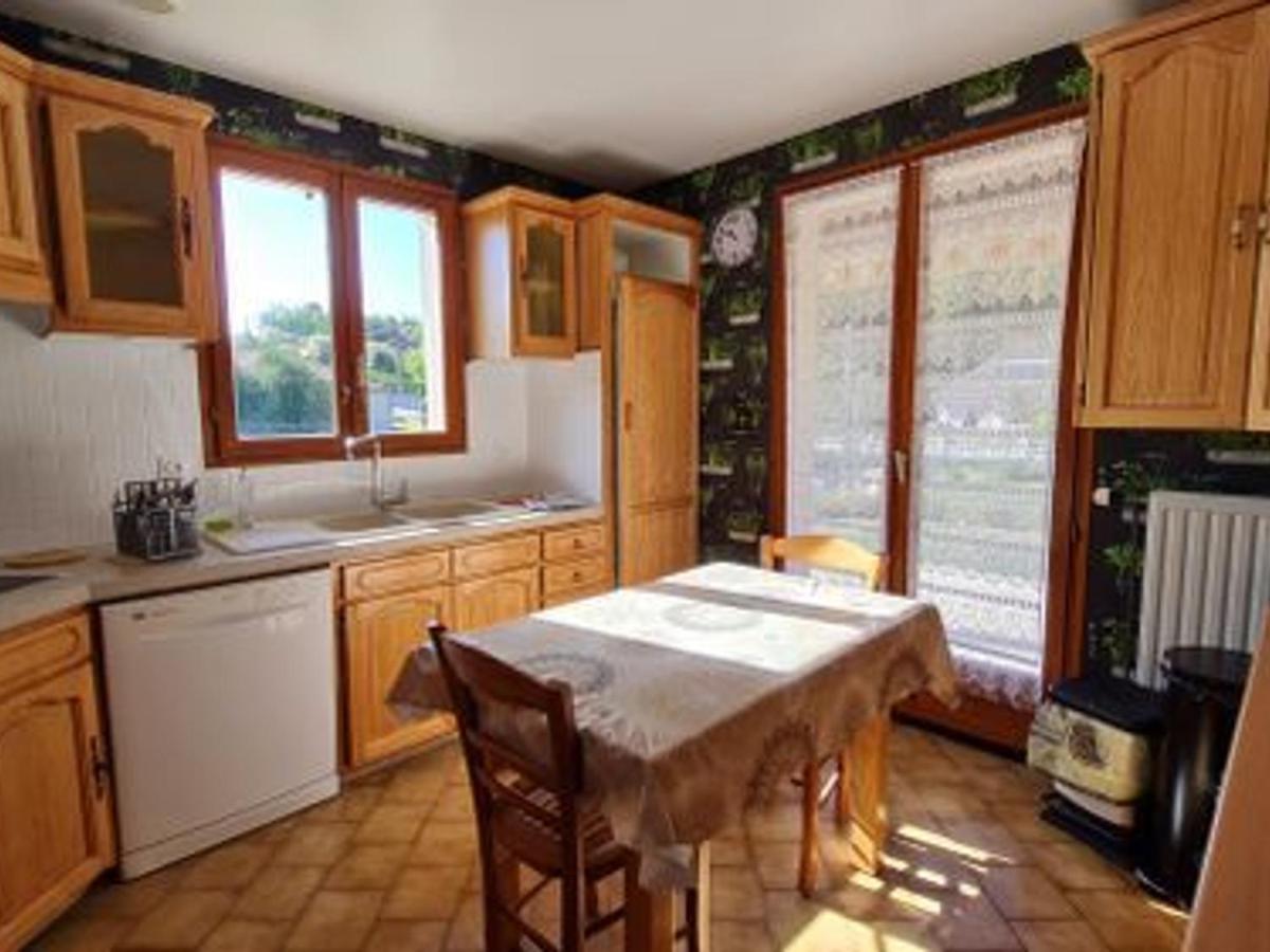 Chalet rénové avec jardin, terrasse, équipement fitness et proche centre-ville - FR-1-585-88 - Housity