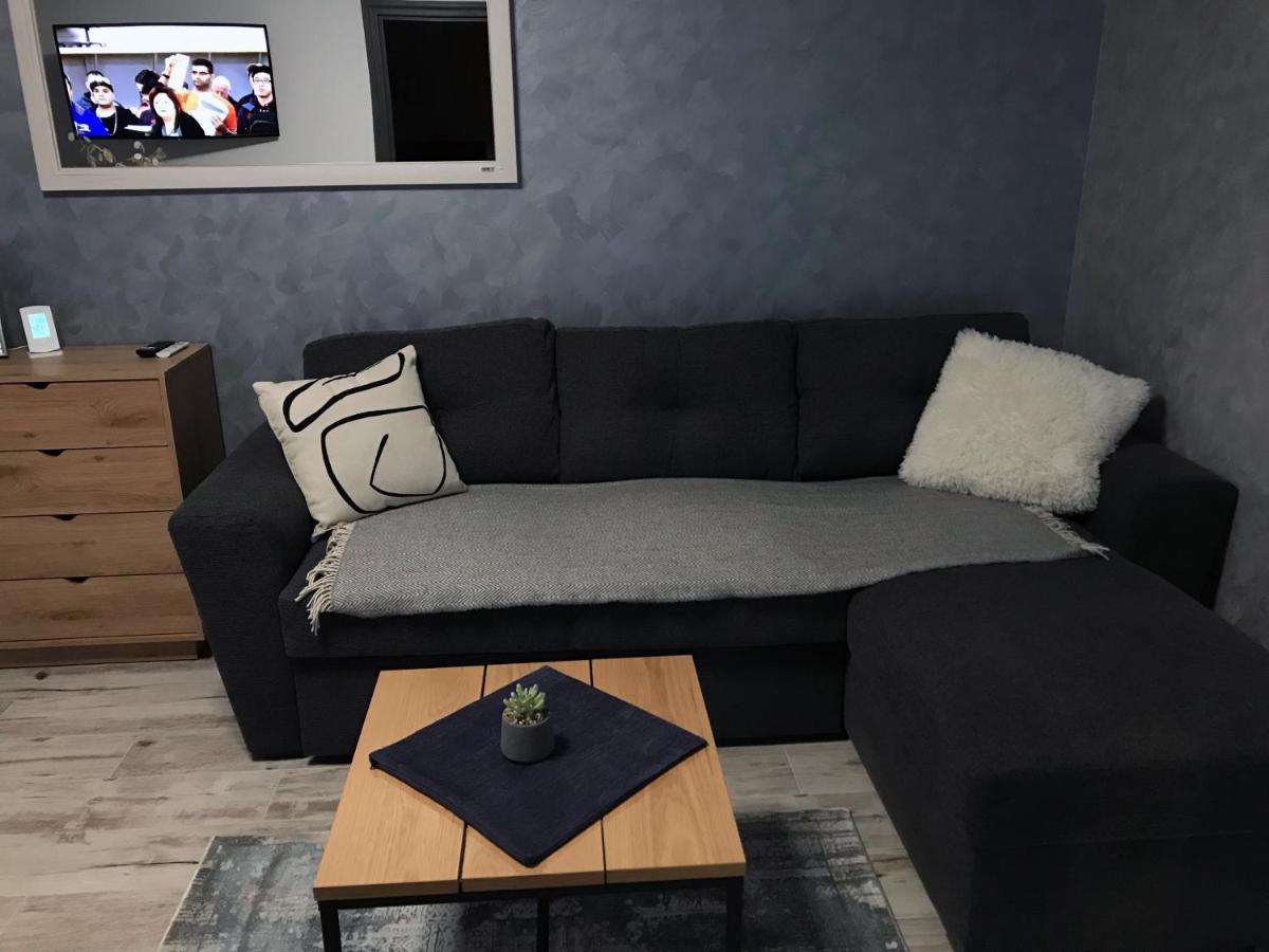 Homely Apartment - Housity