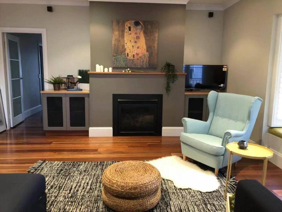 Suitetrails - 19a Kiama Cozy 3 bedroom House Next to Beach