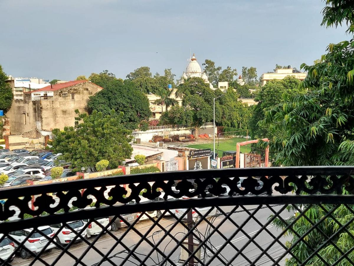 GENESIS HOUSE - Housity